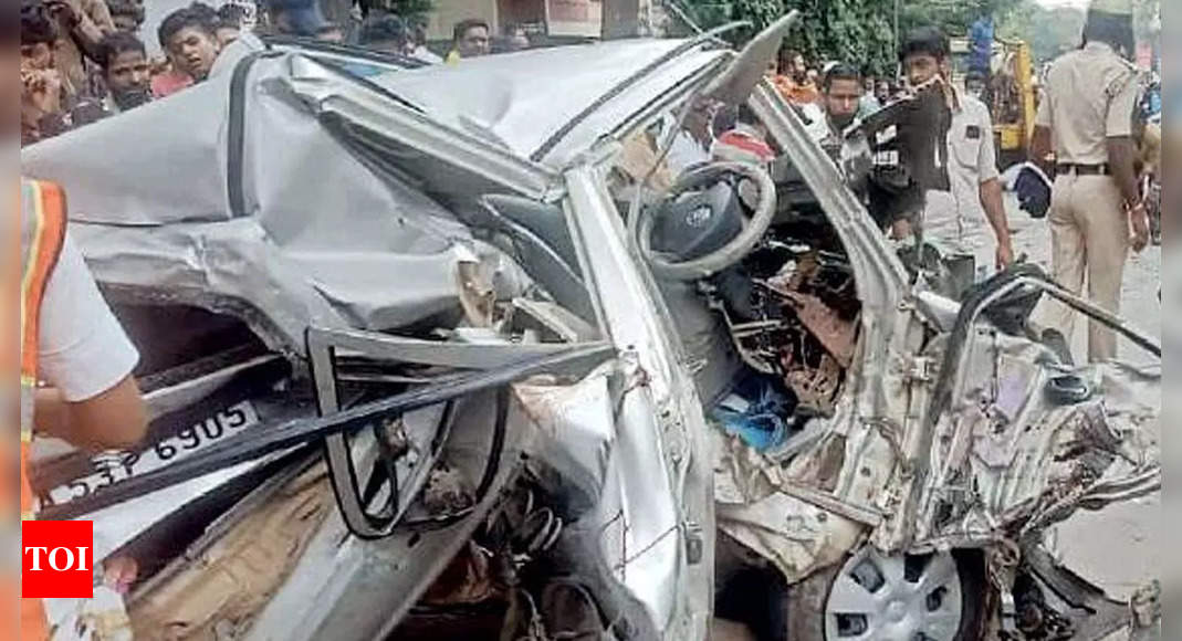 Indiranagar Accident: Merc Rams 6 Vehicles, Leaves 1 Dead In B’luru | Bengaluru News - Times of India