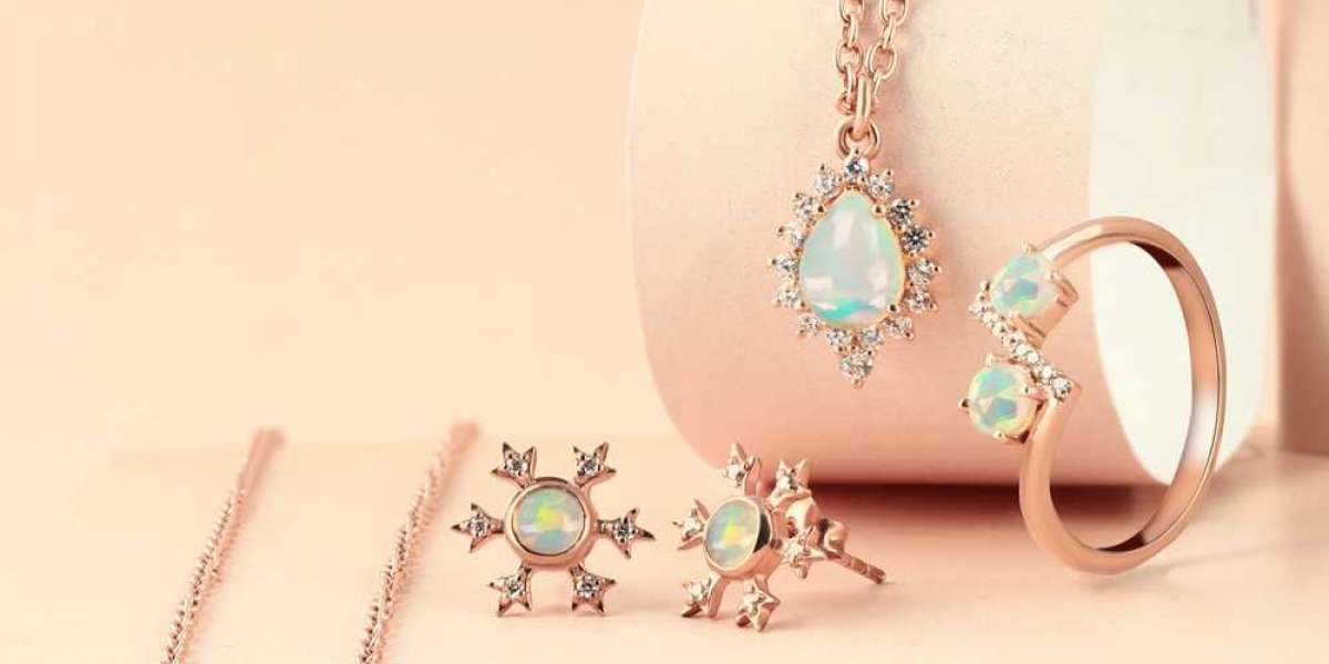 A Guide to Opal Jewelry Styles: Finding Your Signature Look