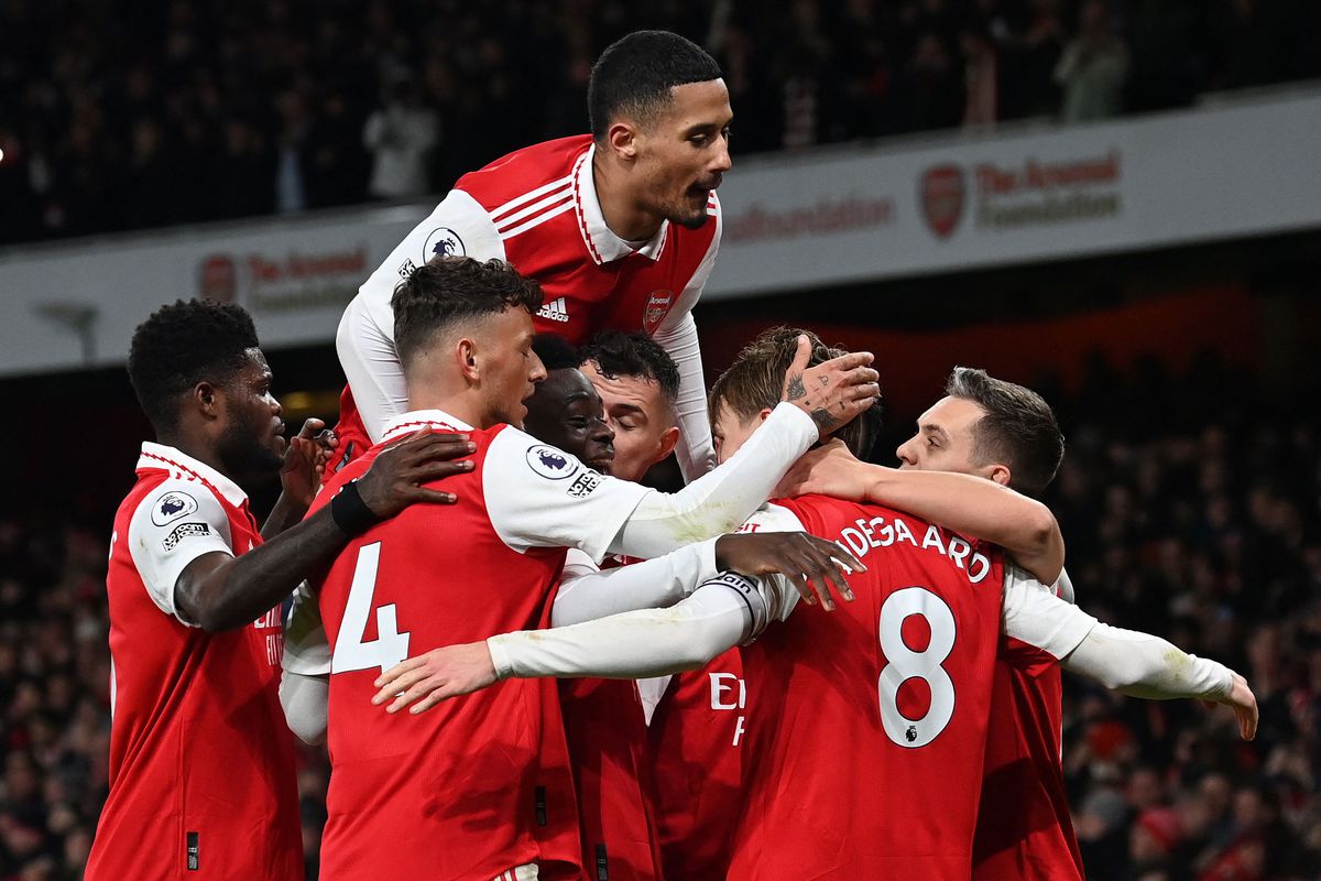 'Chôn vùi' Everton bằng chiến thắng 4-0, Saka cùng Arsenal lập thành tích khủng