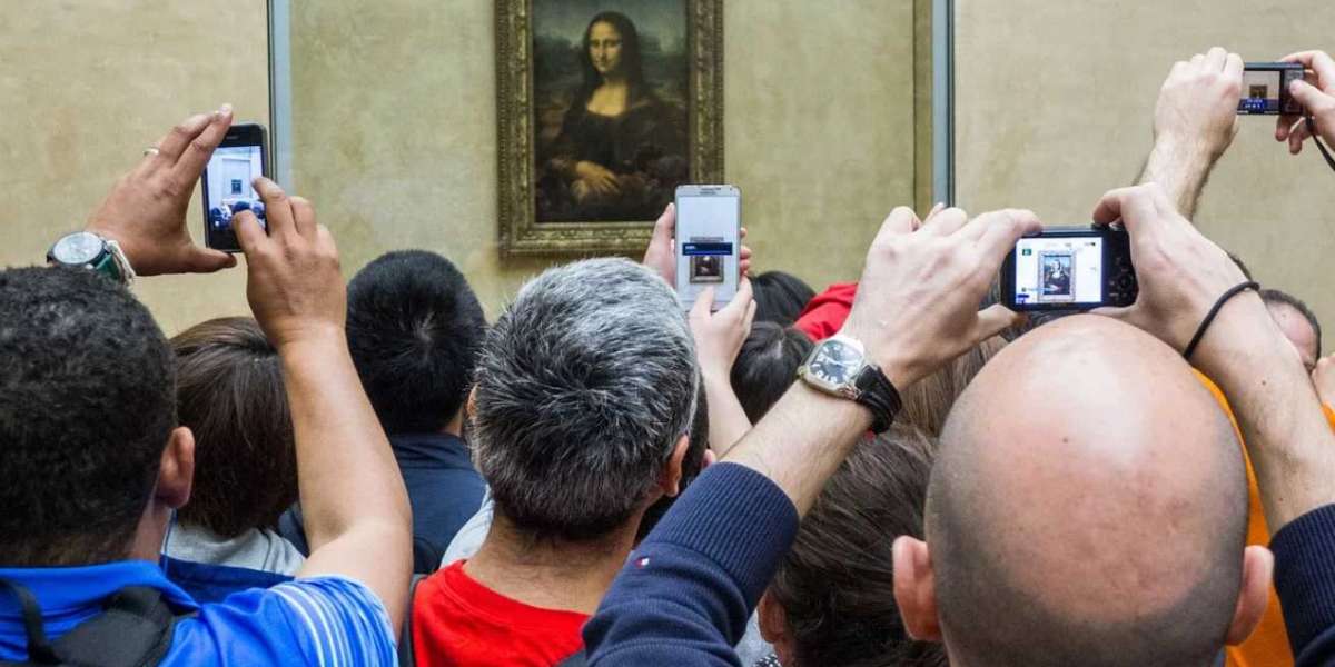 Unraveling the Mysteries Behind da Vinci's Mona Lisa: The World's Most Famous Painting