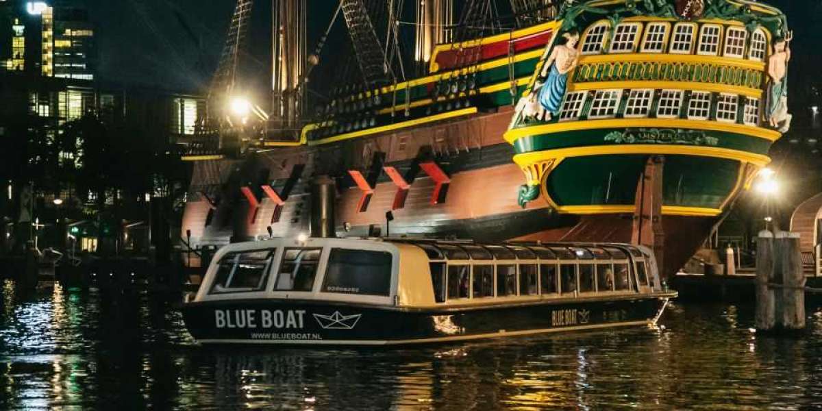 From Day to Night: Experiencing Amsterdam's Transformative Boat Tours