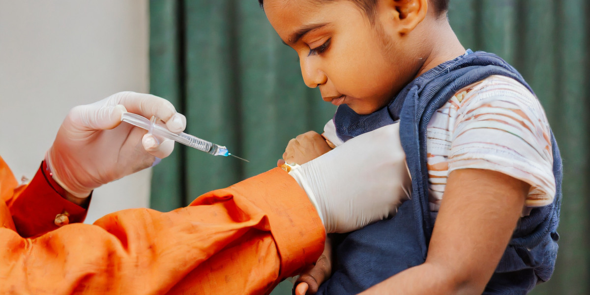Dr. Vipin Jain's Newborn Vaccination Clinic in Noida