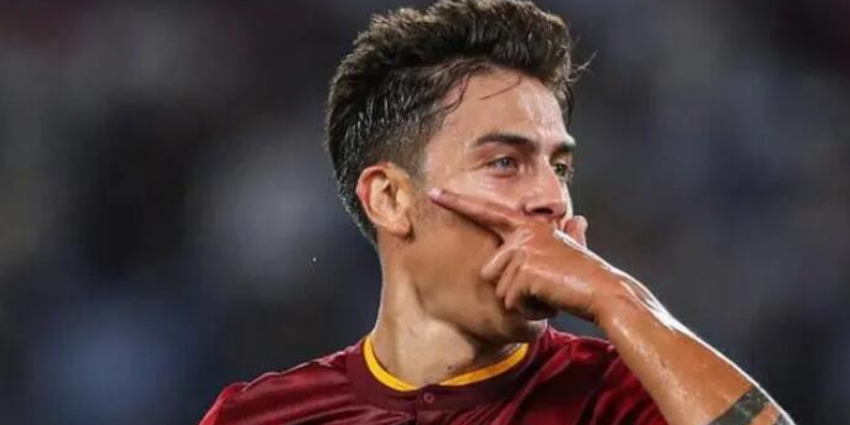 nogometni dresi As Roma Pot nogometne ekipe Roma do zmage