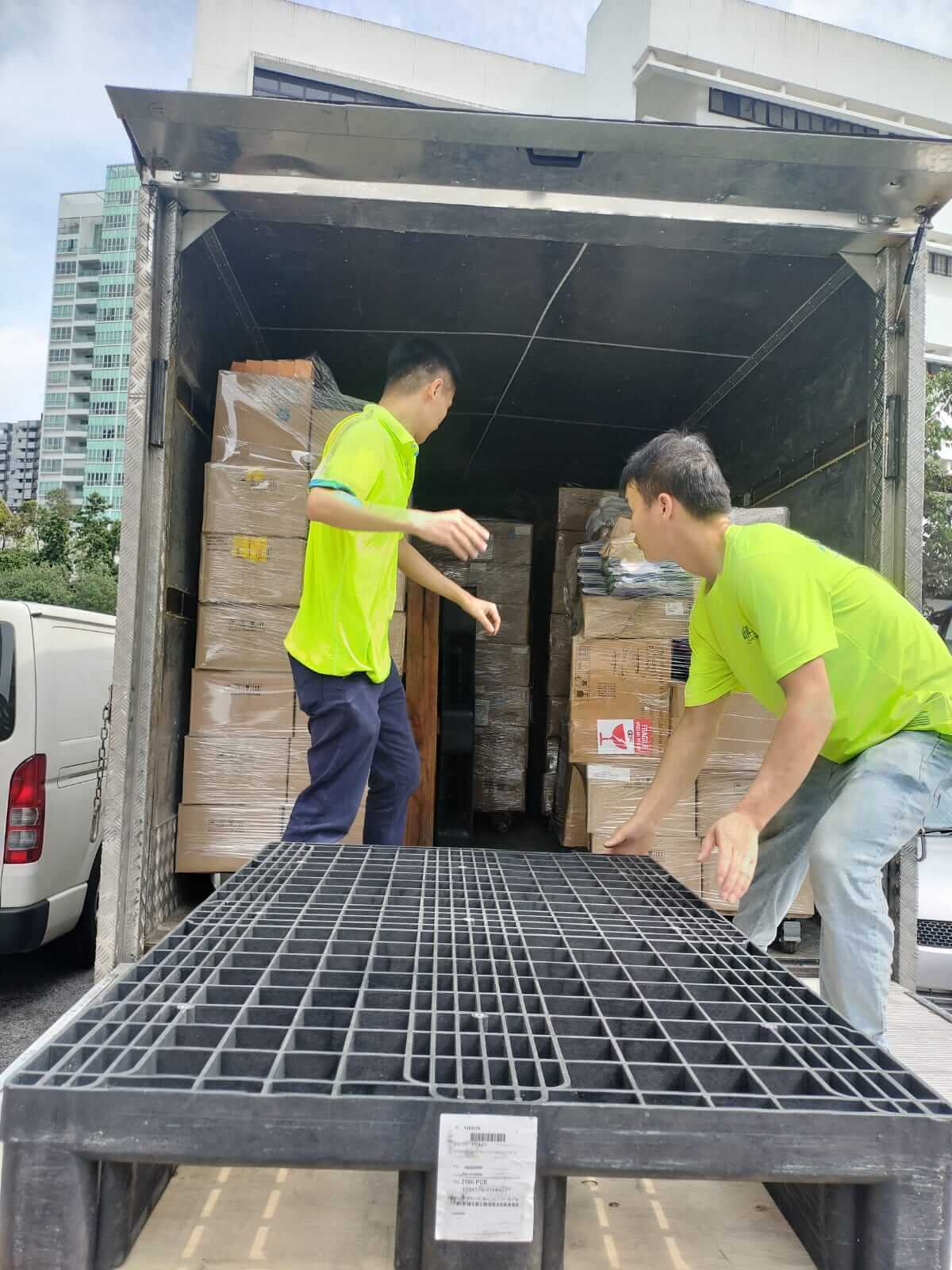 Discover the Top Affordable Movers in Singapore