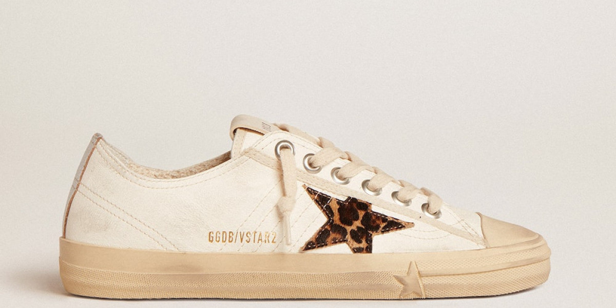 Golden Goose Sneakers Sale following the angle of the eye to