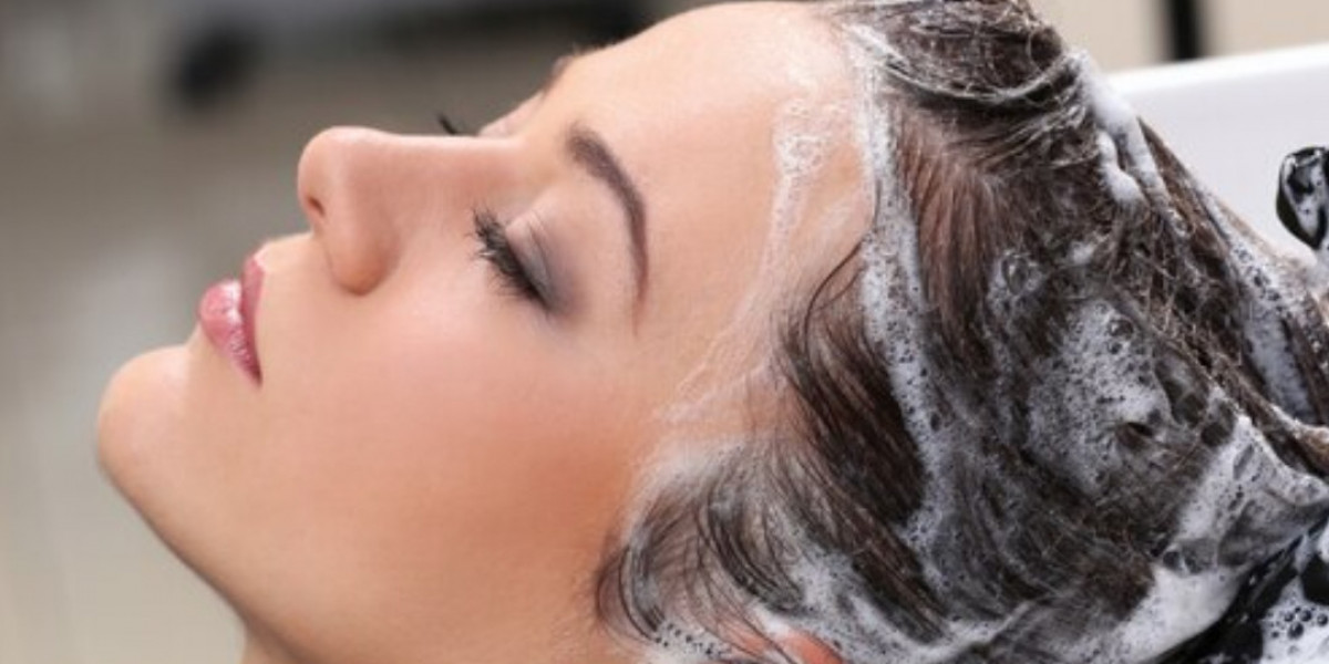 Why & How You Should Use A Hair Cleanser