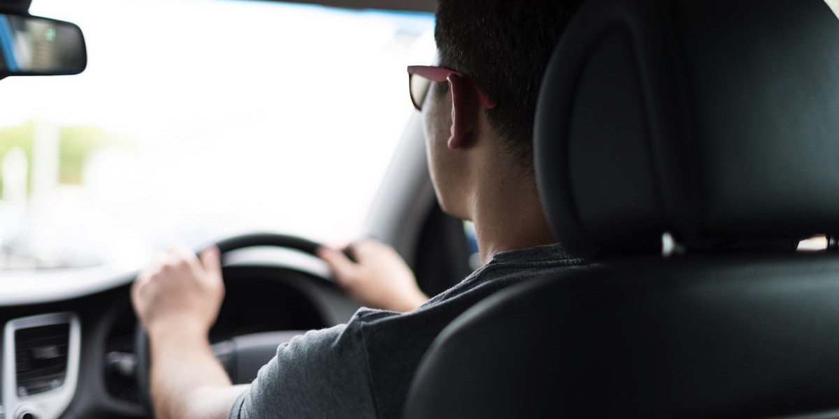 Top 5 Benefits of Attending a Driving School