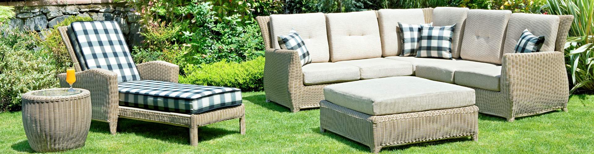 Outdoor Furniture Suppliers in UAE | Buy Outdoor Furniture