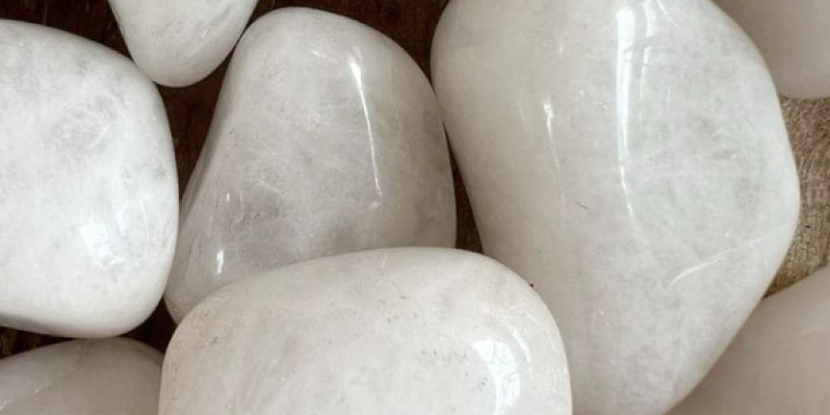 White Quartz Pebbles Manufacturer in India – Zillion Sawa Minerals Pvt. Ltd.