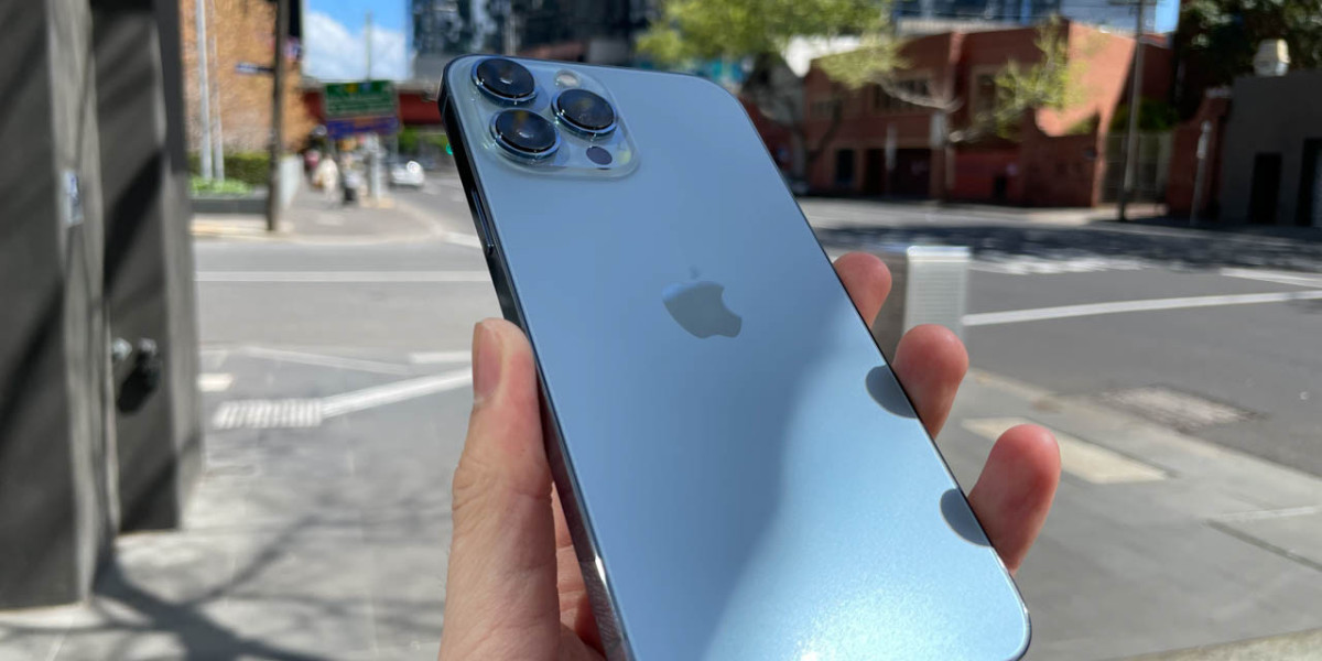 iPhone 13 Pro Max cũ có thay màn hình dễ không