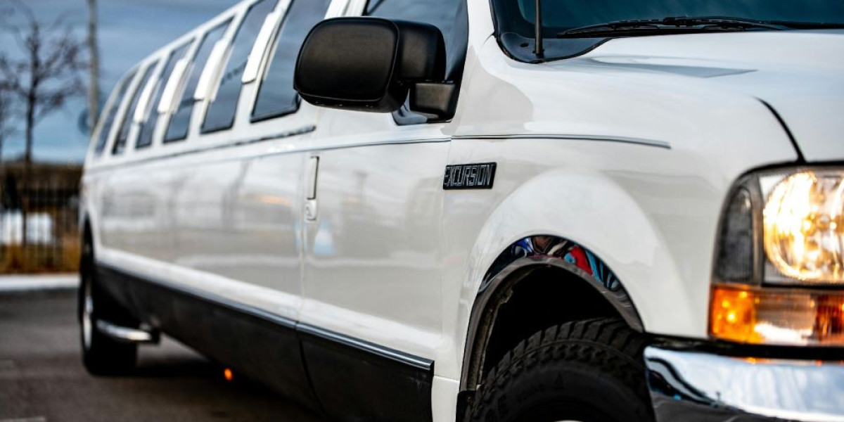 Comparing SUV Limos: Escalade vs. Lincoln Navigator