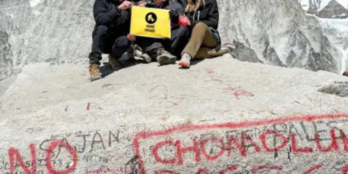 Americans Love Everest Trek – Fly from USA to Nepal