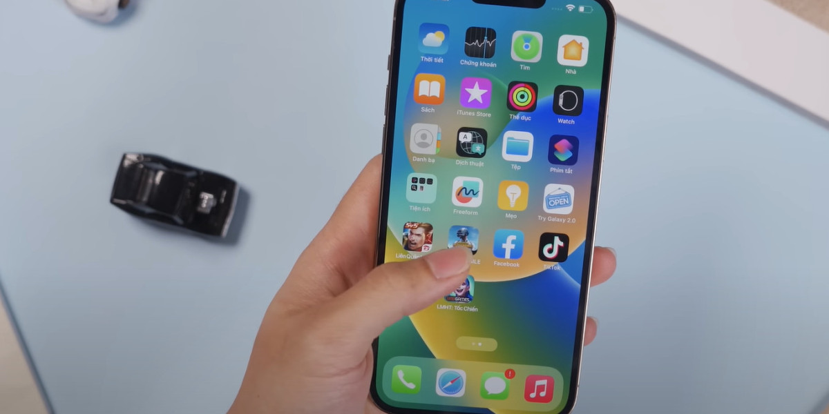 Giá thay màn hình iPhone 13 Pro Max hết bao nhiêu? Nên thay ở đâu?