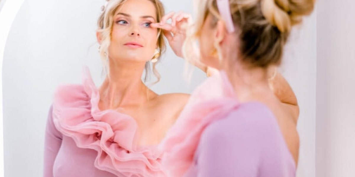 Eyebrow Shaping and Tinting – The Effortless Way to Perfect Brows