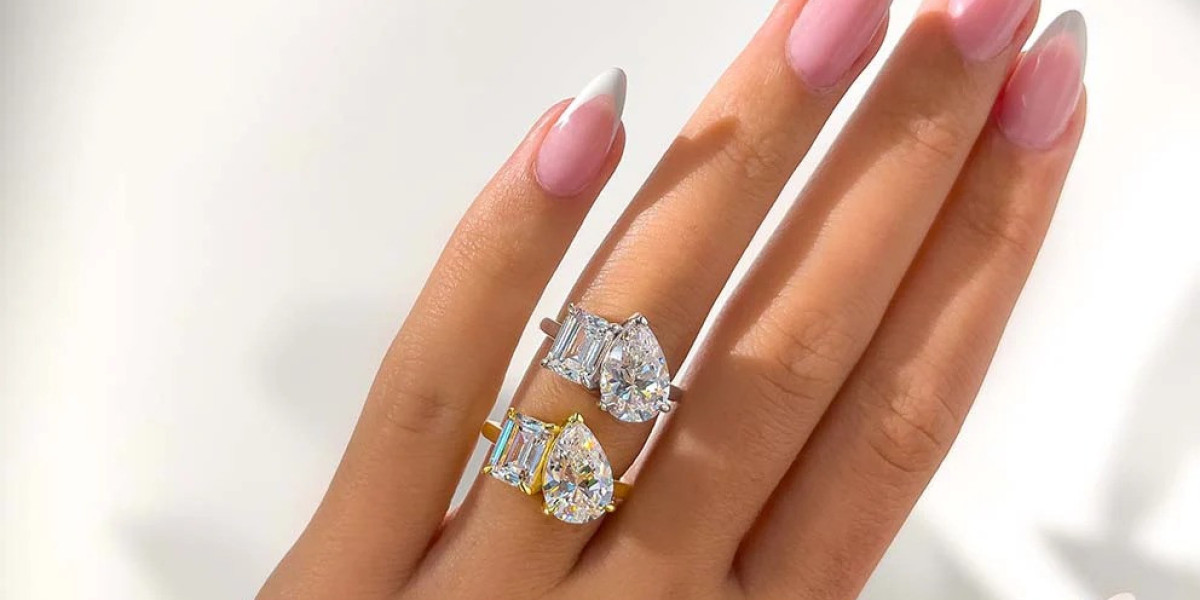 Milestone Moments with Toi et Moi Rings