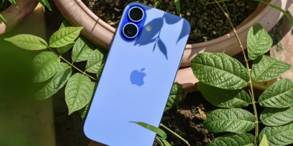 iPhone 16 cũ so với iPhone 15 Pro: Nên chọn máy nào trong năm nay?