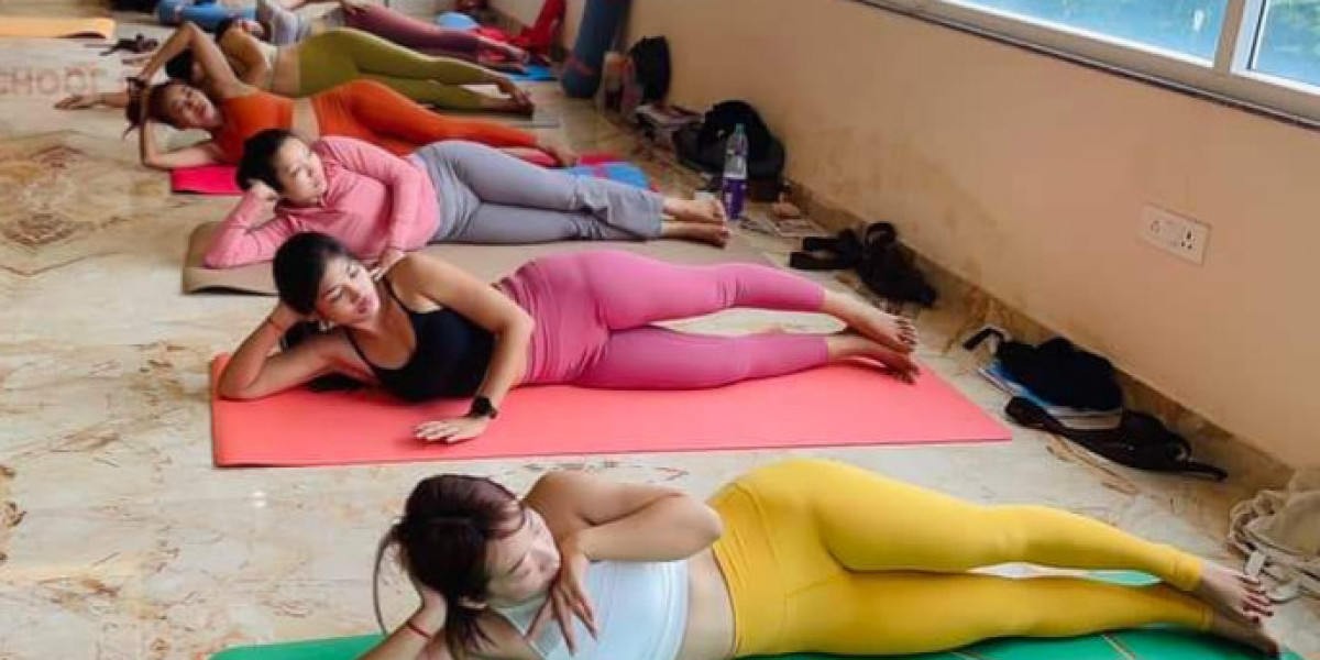 Your Complete Guide to 200 Hour Yoga Teacher Training in Rishikesh