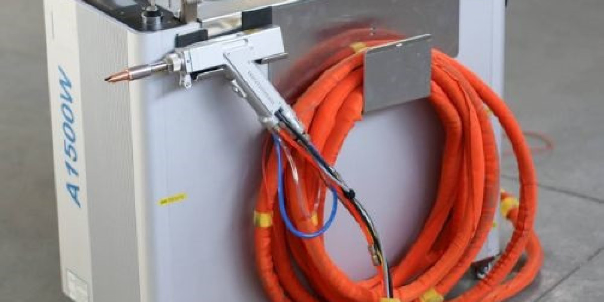 Laser Handschweißgerät: Präzises Schweißen für Metallarbeiten in Industrie und Handwerk