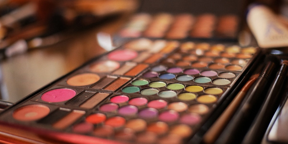 Strategic Insights on Global Color Cosmetics Market Growth and Dynamics