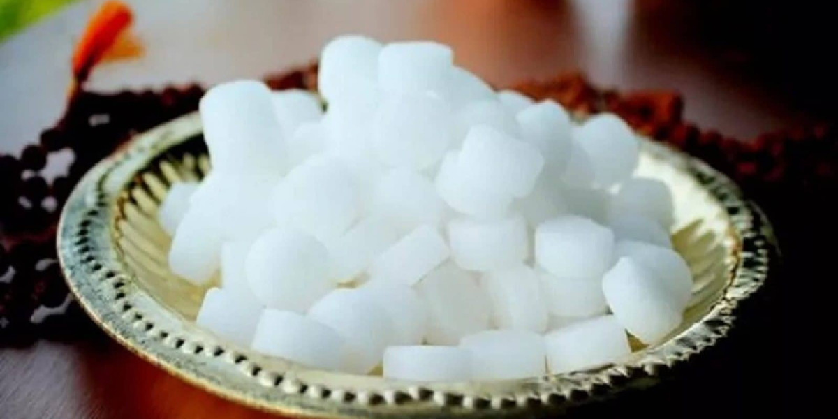 Natural Healing and Aromatherapy: The Power of Camphor