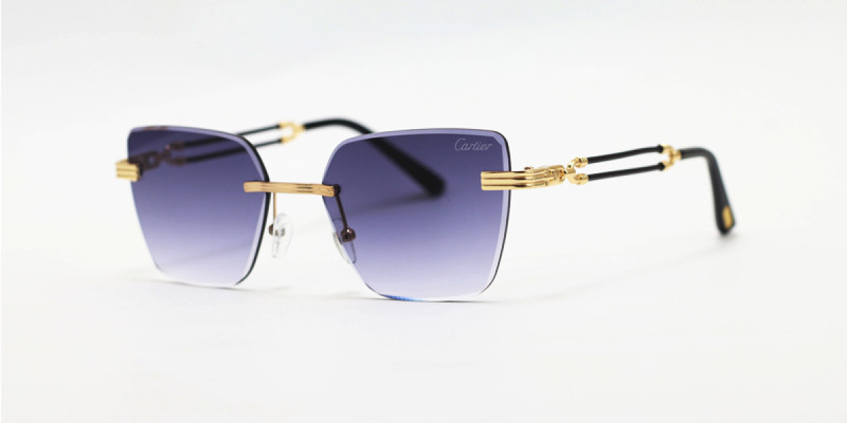 See the World in Style: Discover Ray-Ban Sunglasses at Shashkay.pk