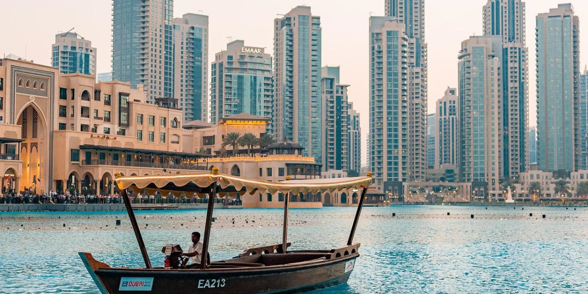Dubai Tour Package from Delhi – Shopping, Beaches, and More
